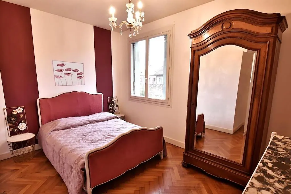Loft 101 - Central, Terrasse Privee, Cachet De L'Ancien Apartment Montlucon